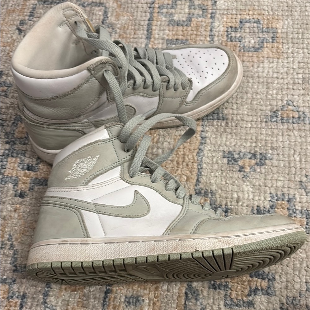 Nike Air Jordan High-Top sage green Sneakers